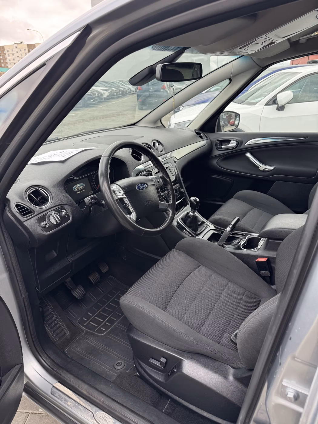 Ford S-MAX фото 13