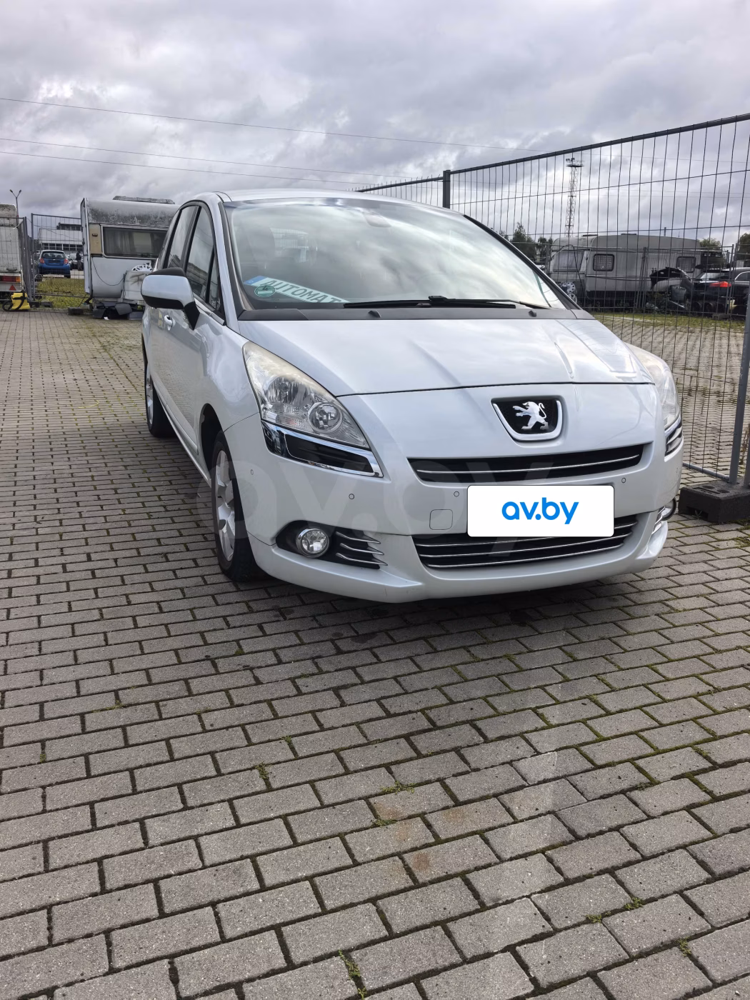 Peugeot 5008 фото 2