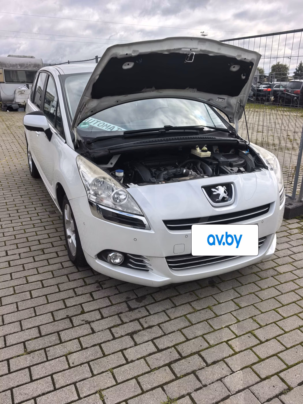 Peugeot 5008 фото 5