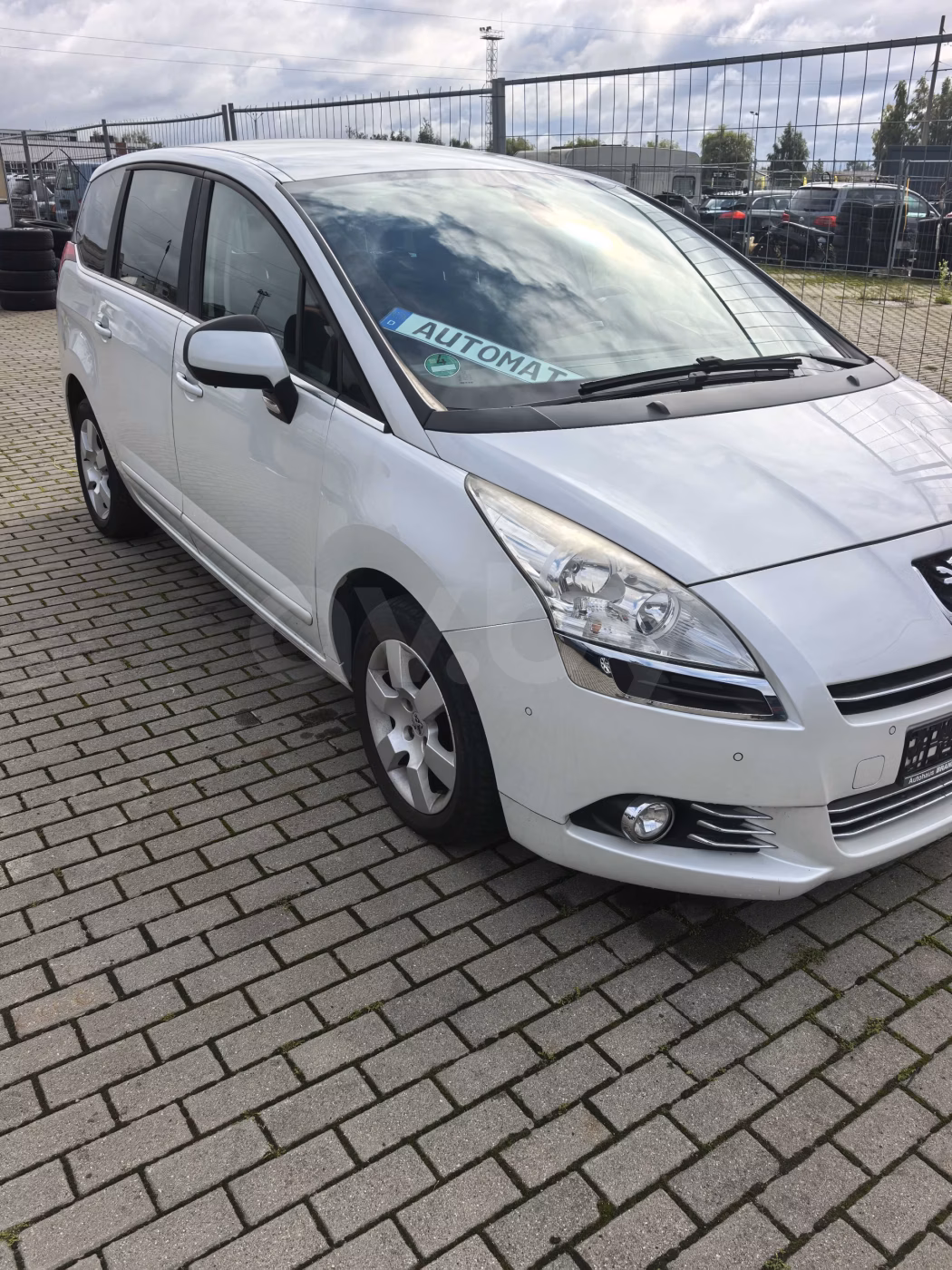 Peugeot 5008 фото 8