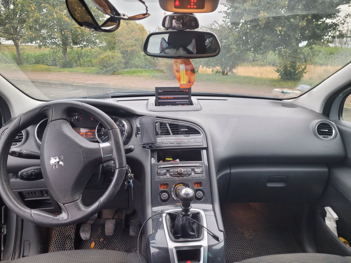Peugeot 5008 фото 2