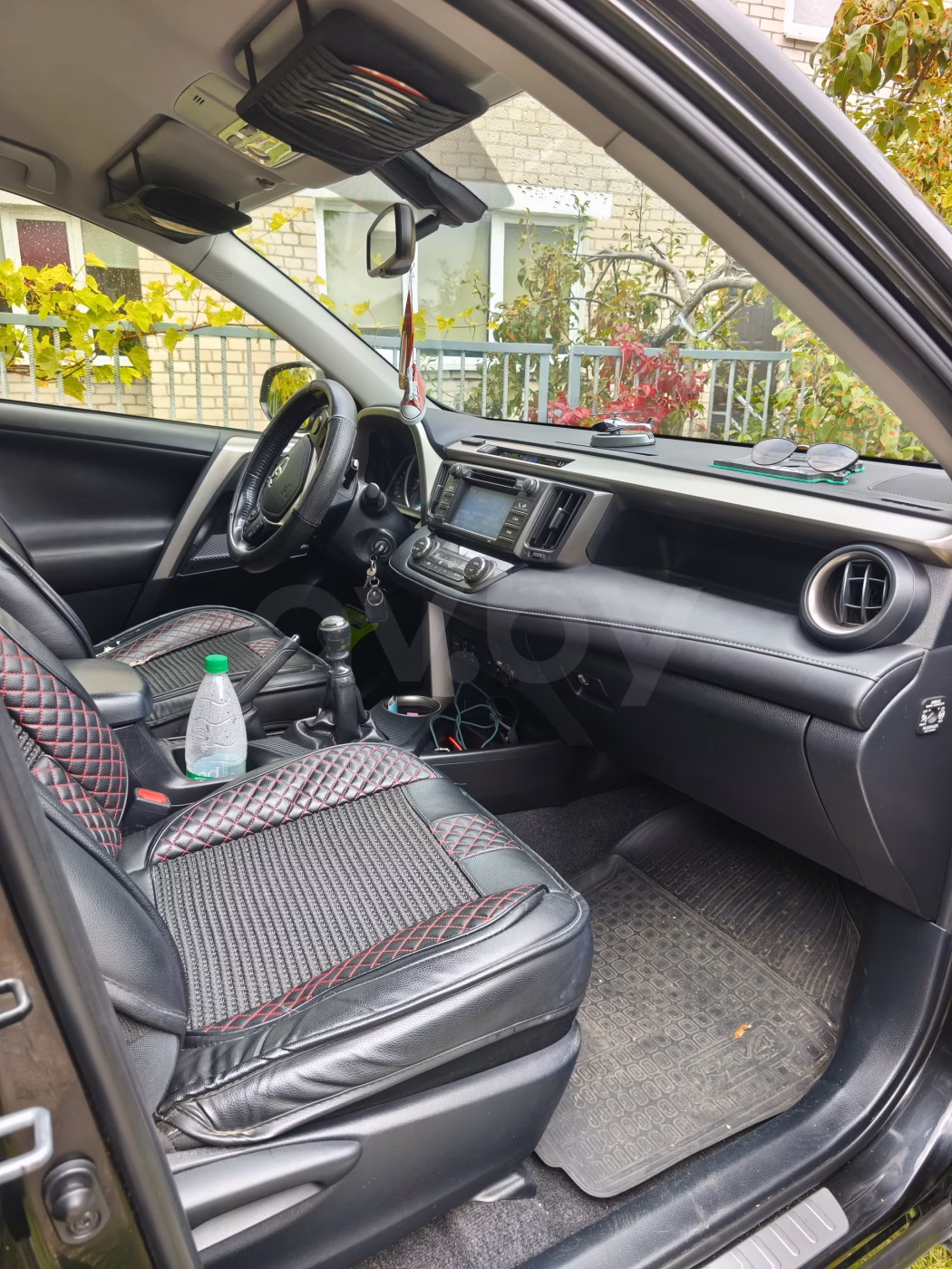 Toyota RAV4 фото 5