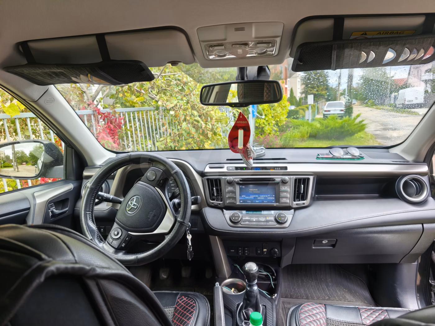 Toyota RAV4 фото 7