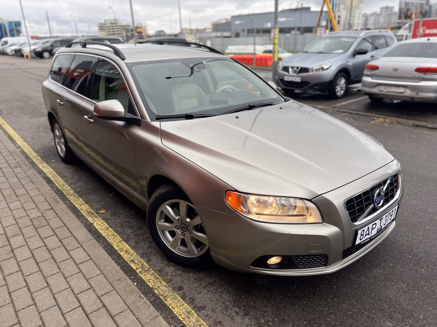 Volvo V70 фото 4