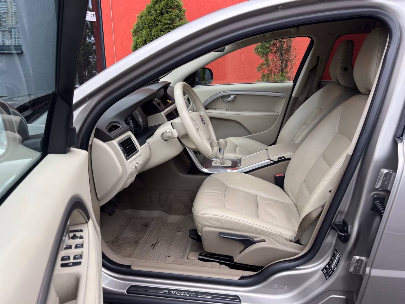 Volvo V70 фото 15