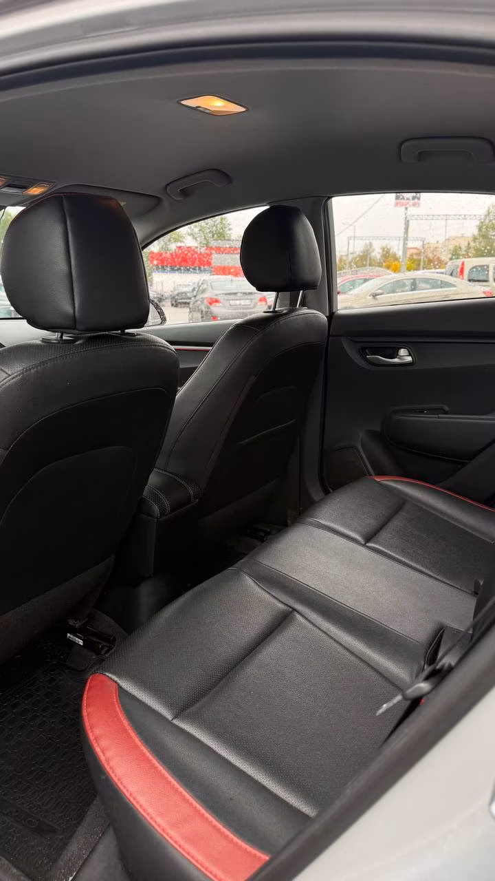 Kia Rio фото 13
