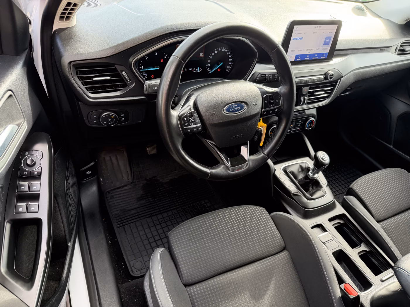 Ford Focus фото 9