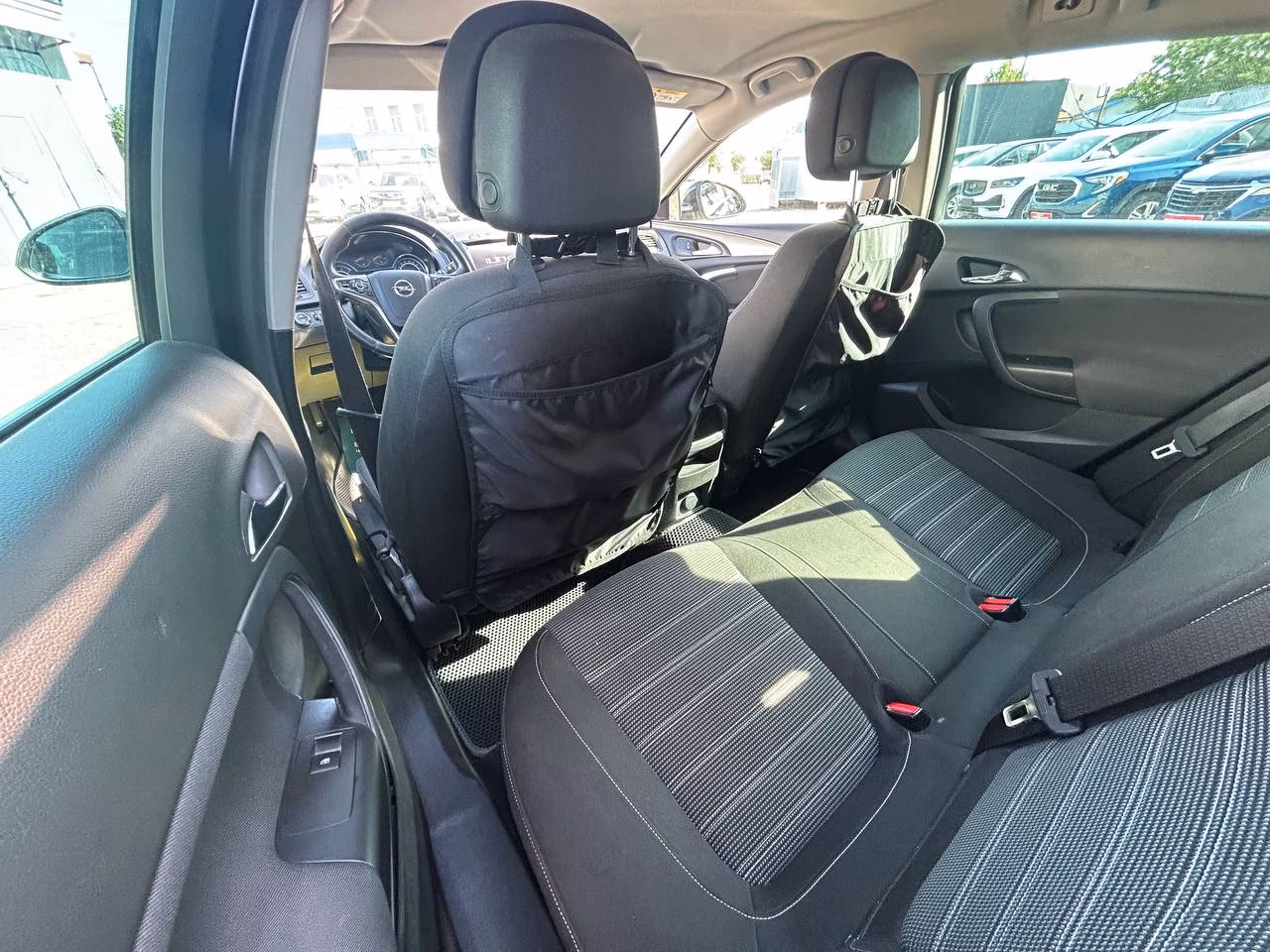 Opel Insignia фото 10
