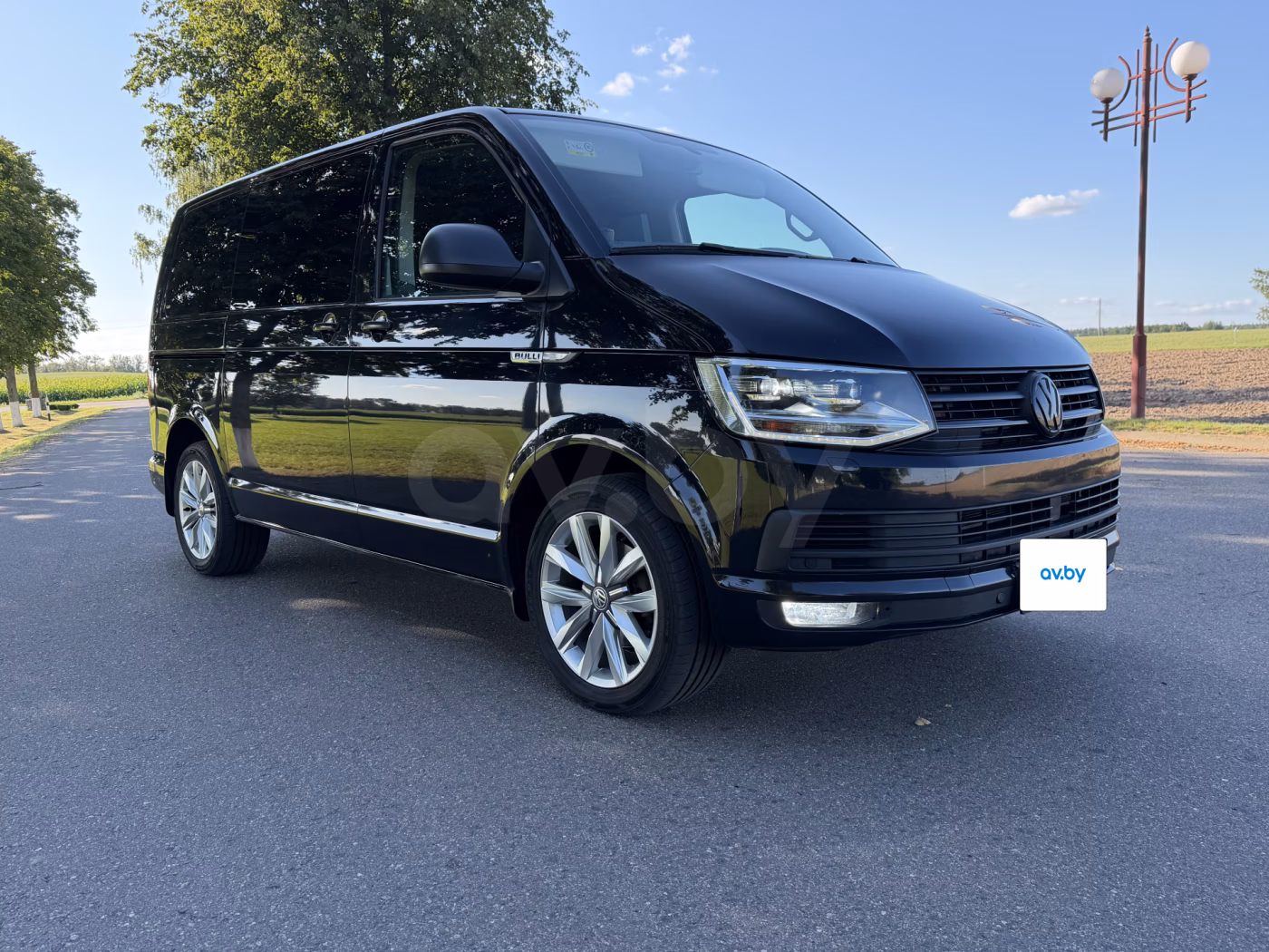 Volkswagen Multivan фото 2