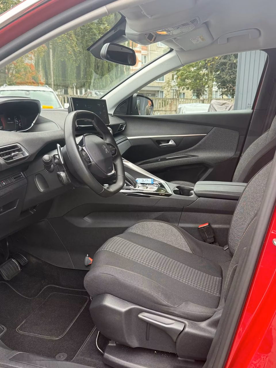 Peugeot 5008 фото 11