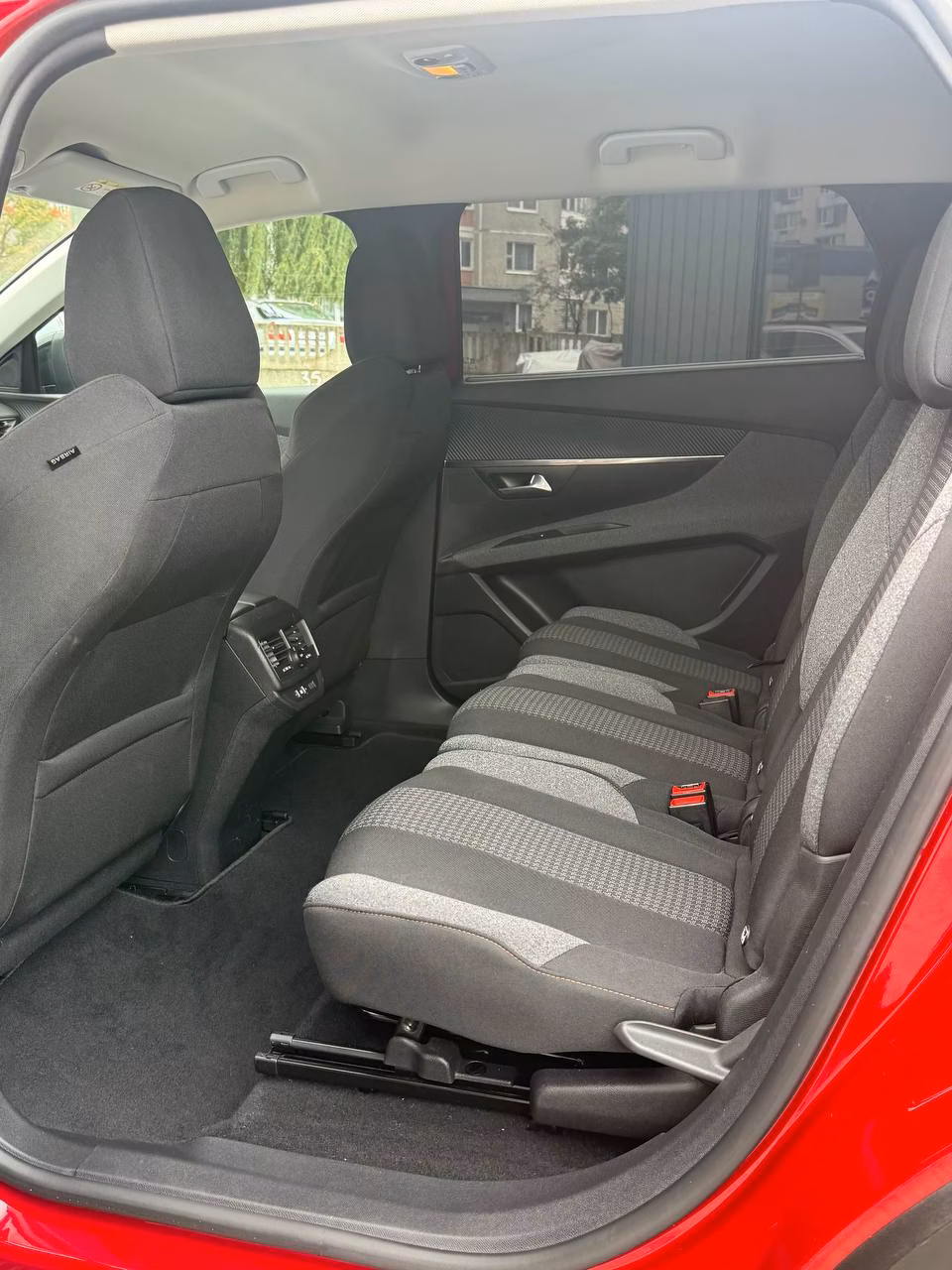Peugeot 5008 фото 12