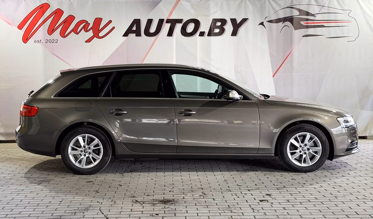 Audi A4 фото 5