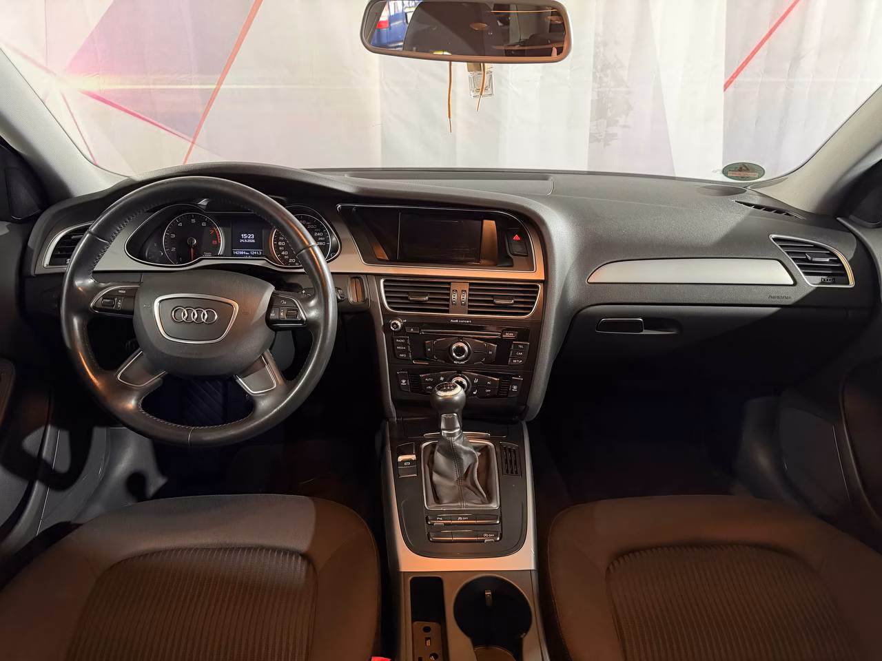 Audi A4 фото 10