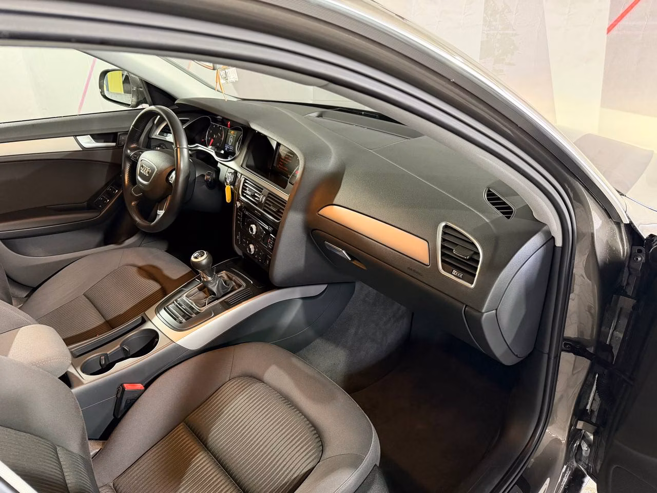 Audi A4 фото 11