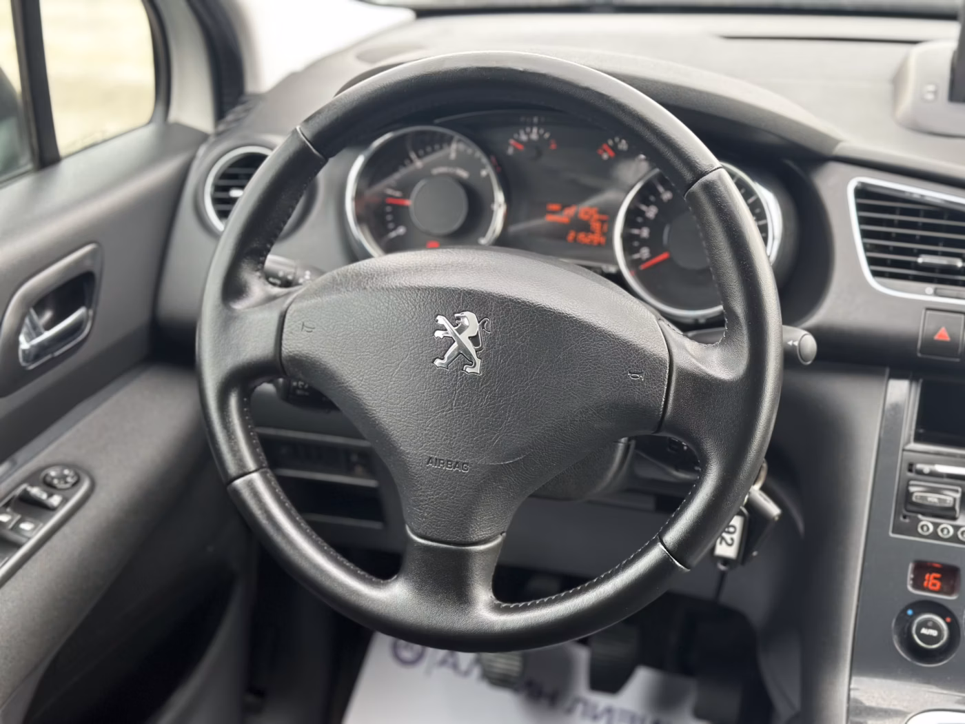 Peugeot 3008 фото 14