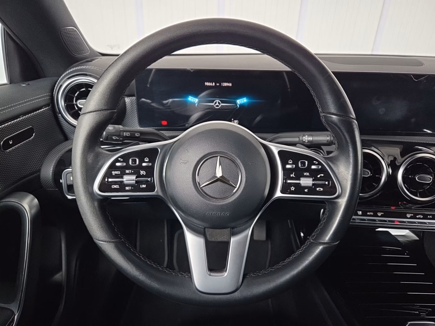 Mercedes-Benz CLA фото 9