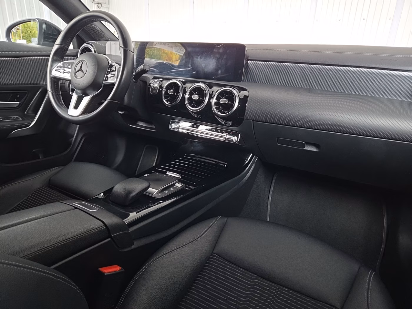 Mercedes-Benz CLA фото 11