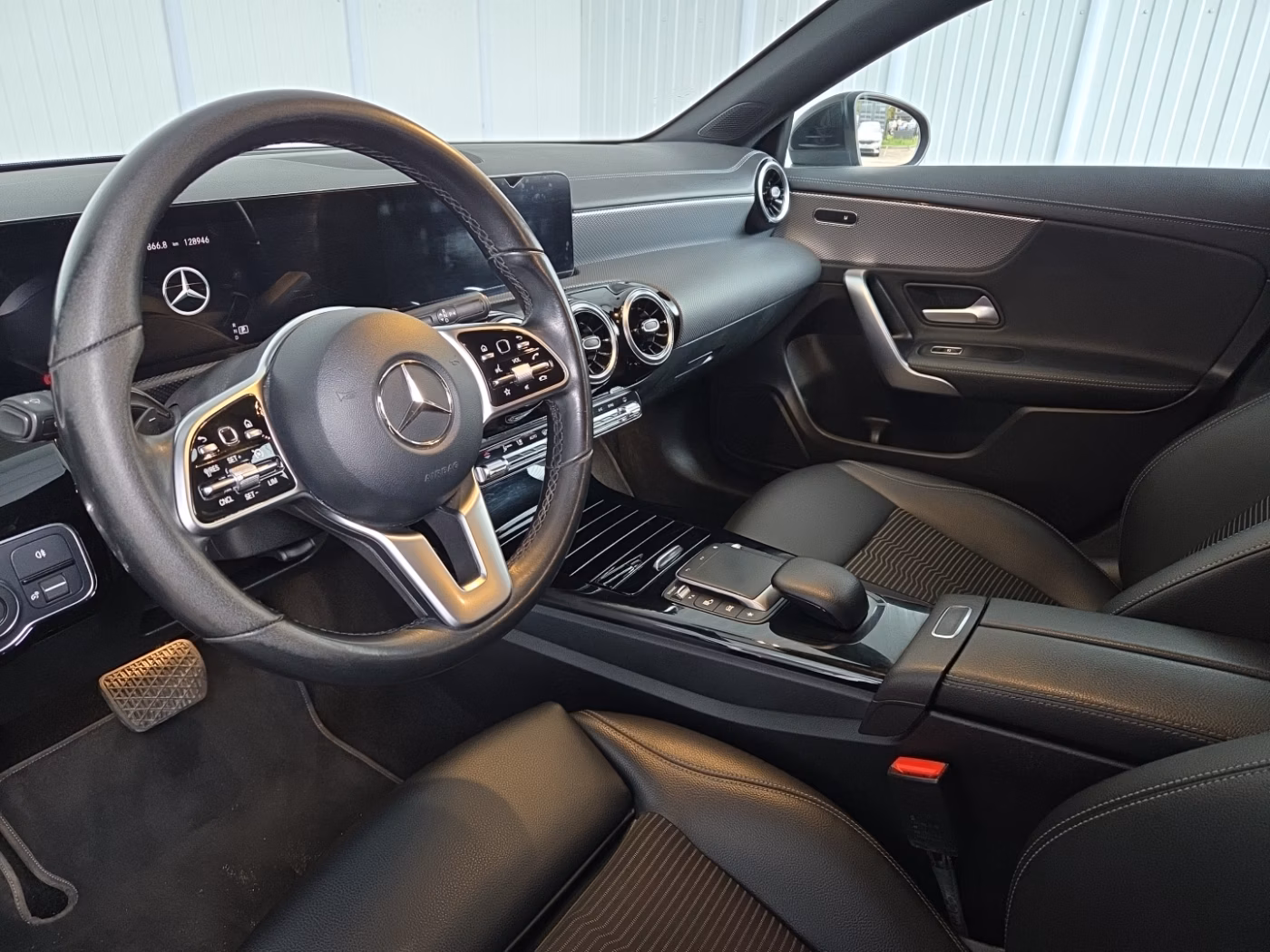 Mercedes-Benz CLA фото 12