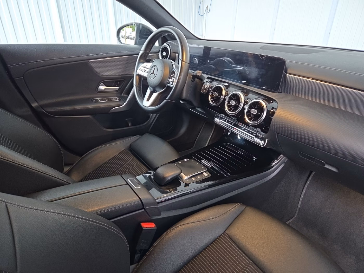 Mercedes-Benz CLA фото 14