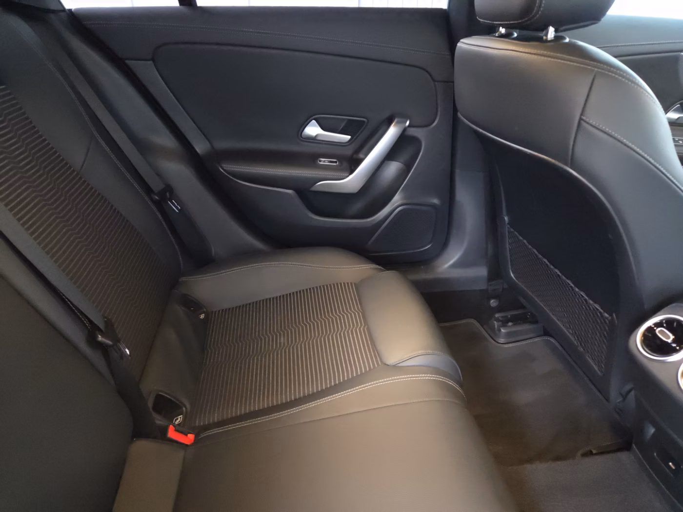 Mercedes-Benz CLA фото 15
