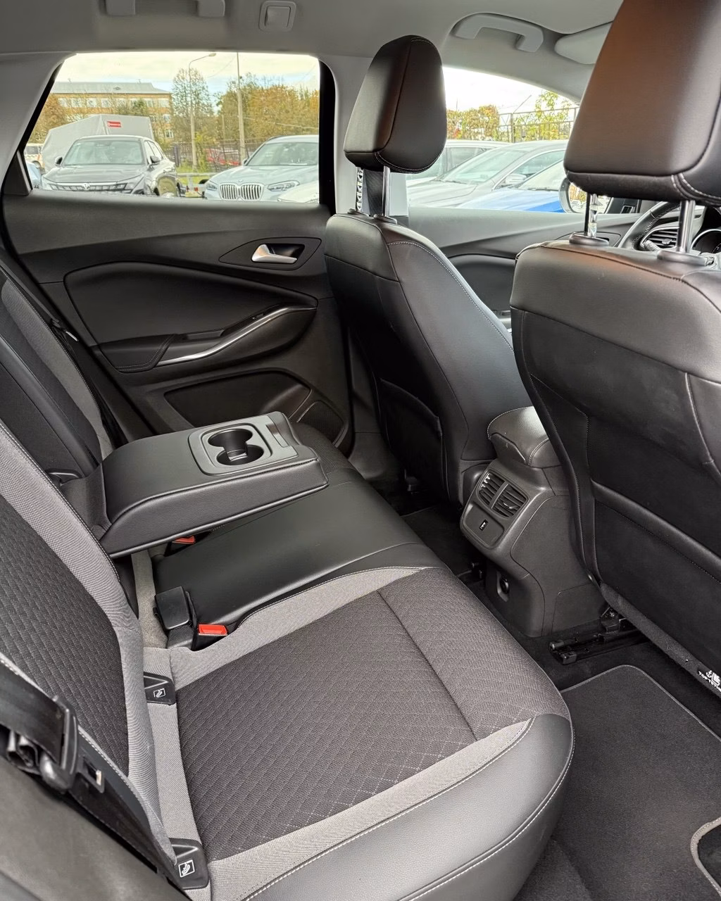 Opel Grandland X фото 11