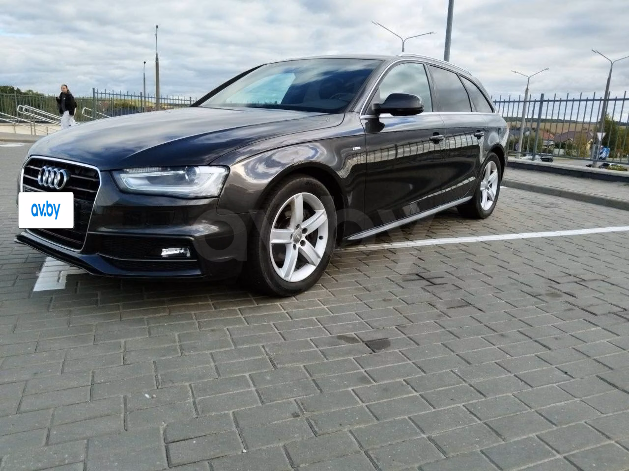 Audi A4 фото 3
