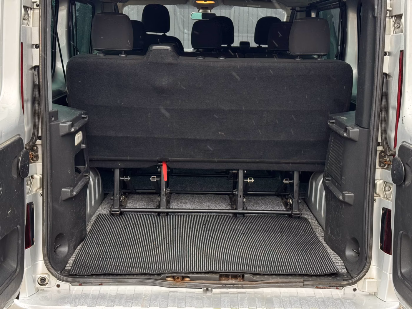 Opel Vivaro фото 7