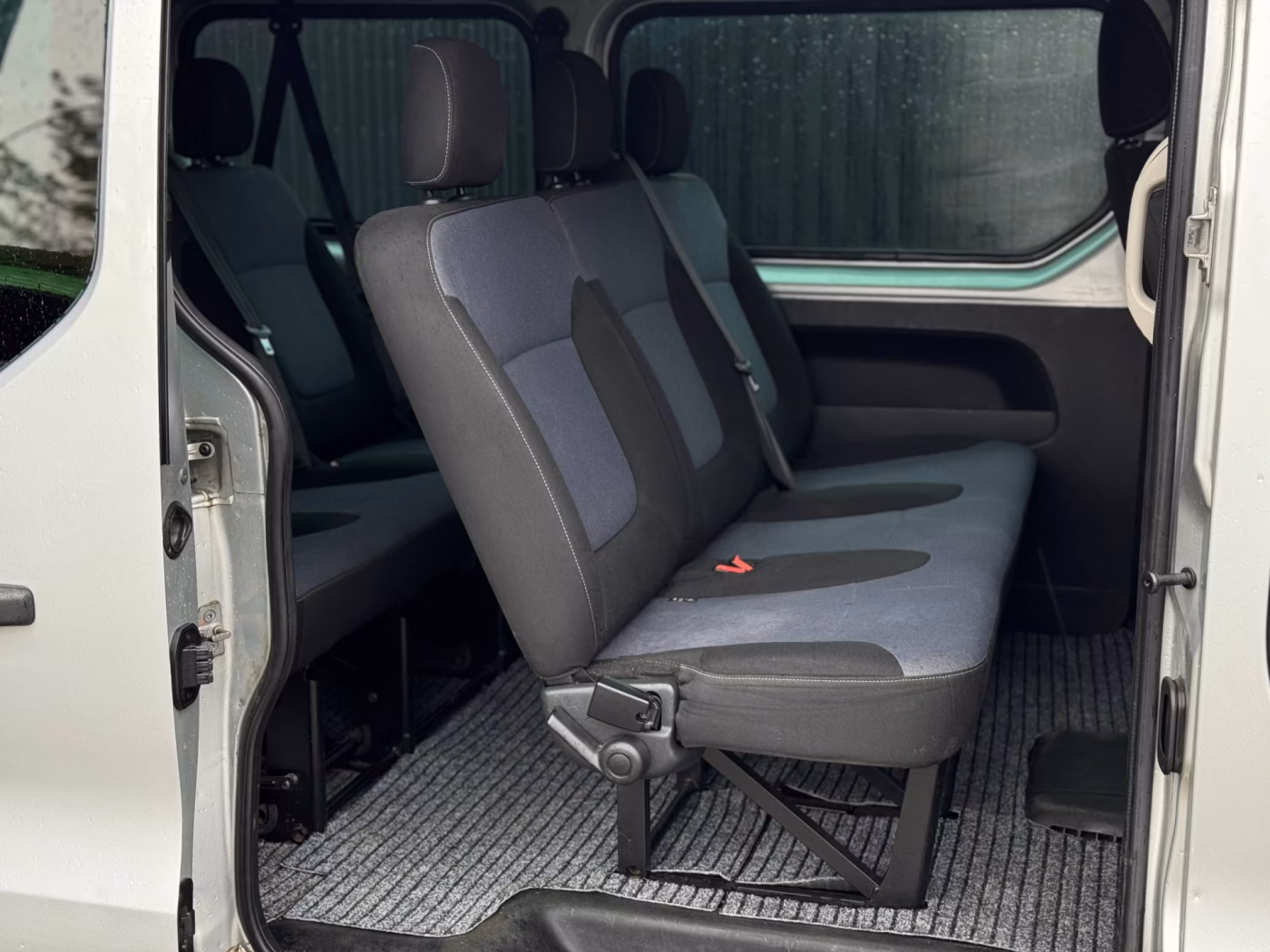 Opel Vivaro фото 10