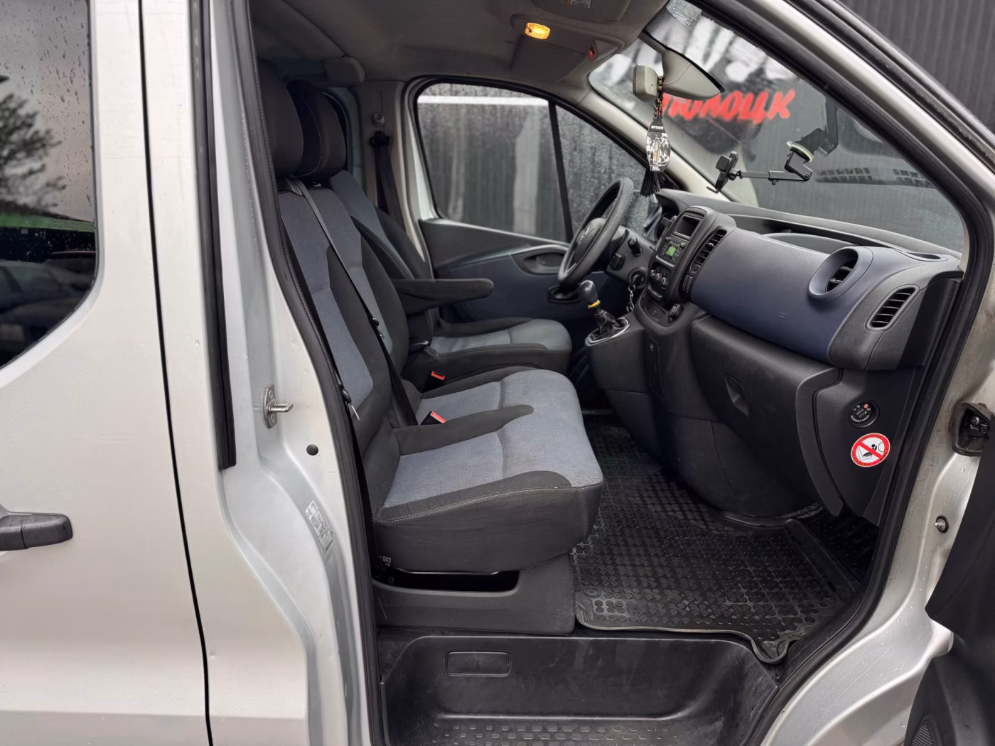 Opel Vivaro фото 11