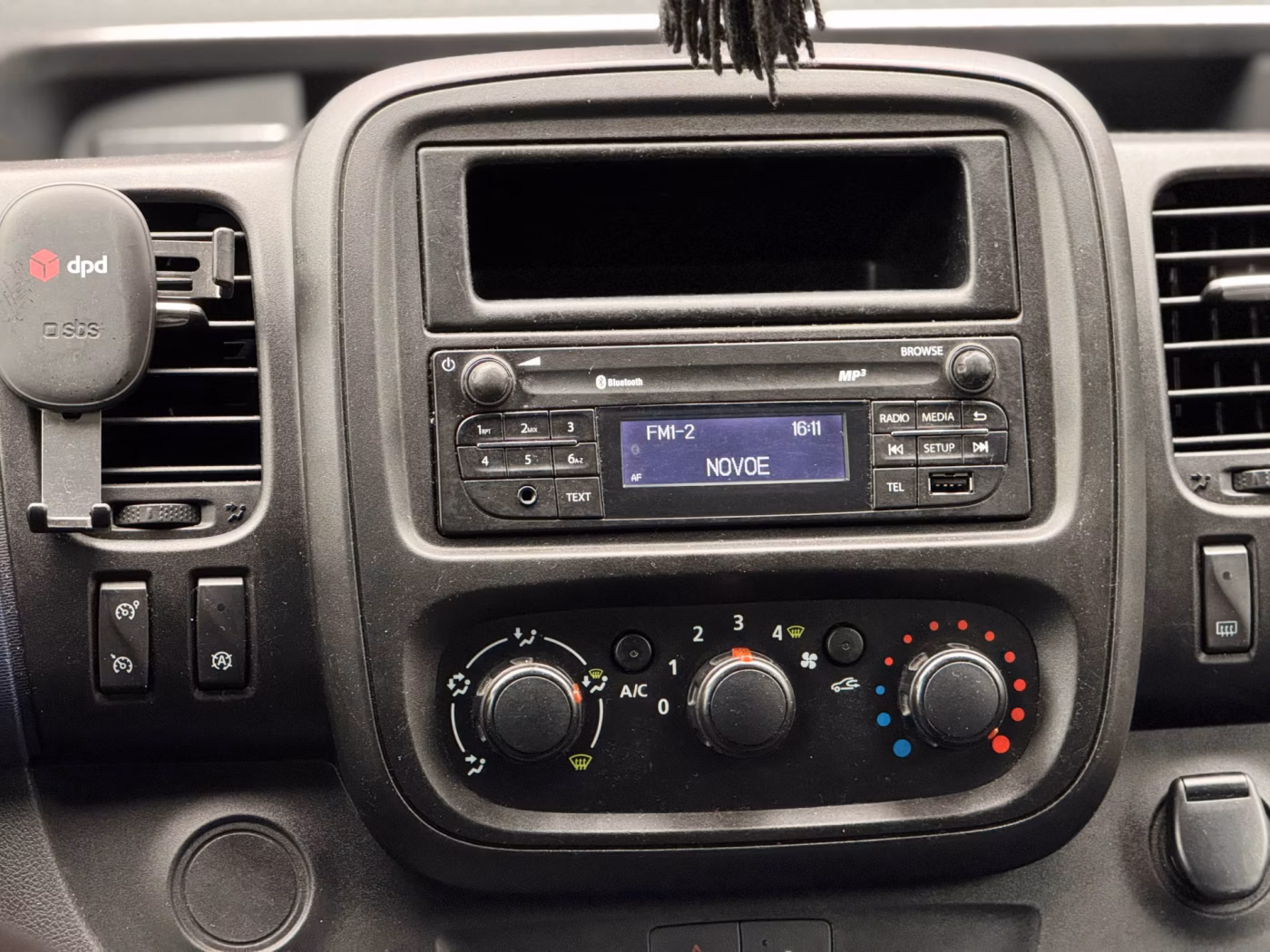 Opel Vivaro фото 19