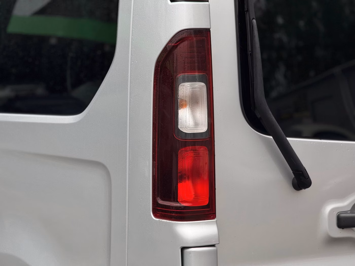Opel Vivaro фото 20