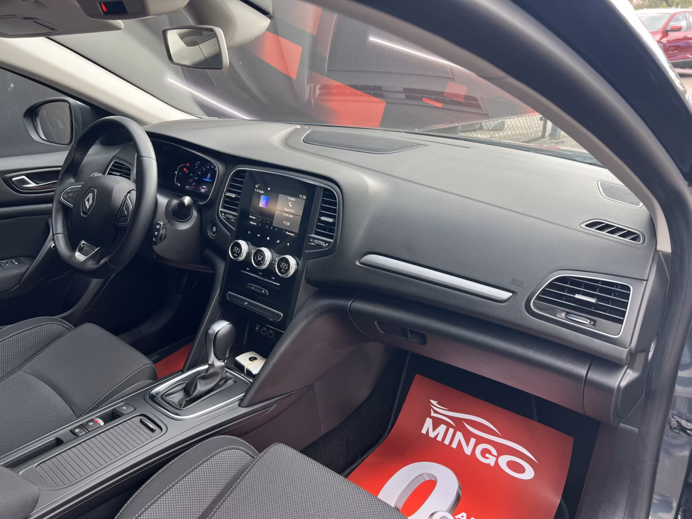 Renault Megane фото 12