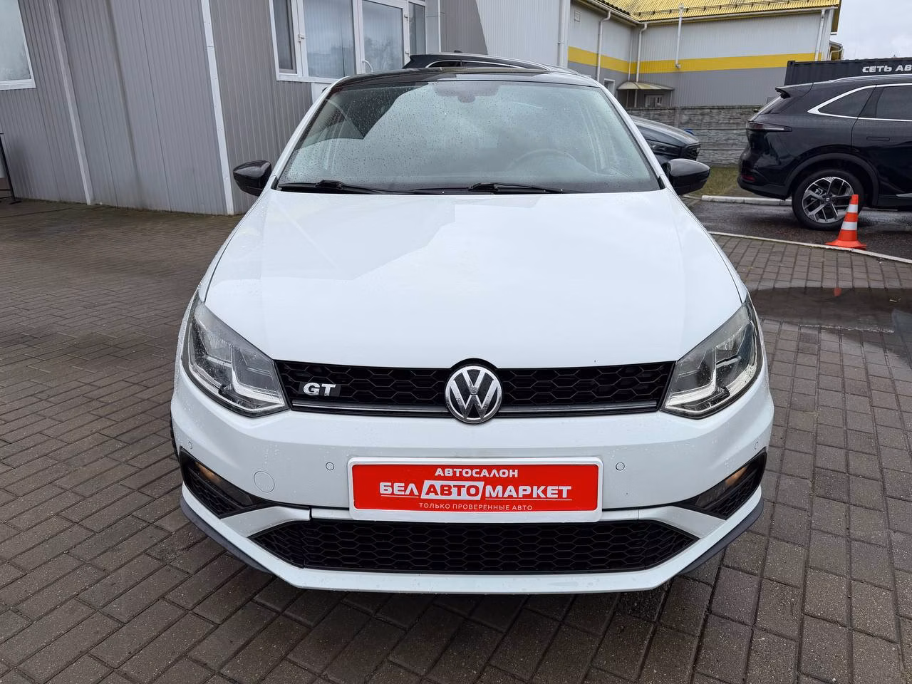Volkswagen Polo Sedan фото 2