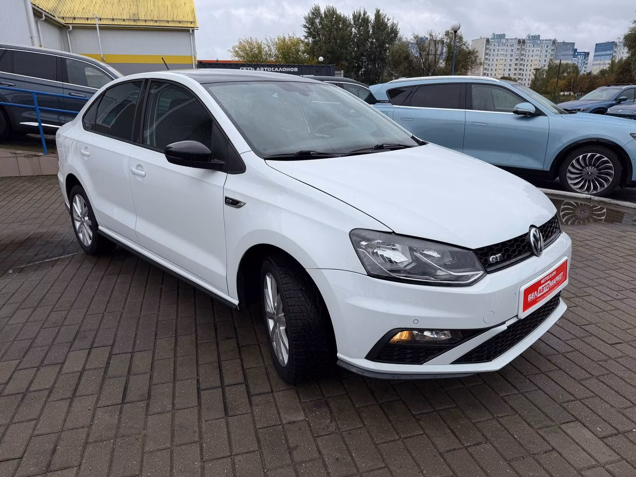 Volkswagen Polo Sedan фото 3