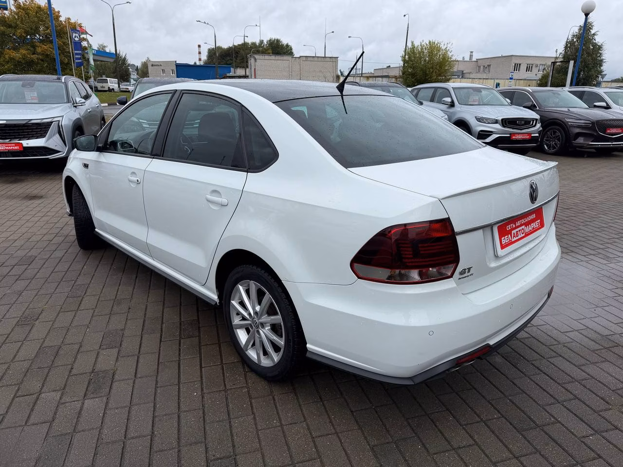 Volkswagen Polo Sedan фото 7