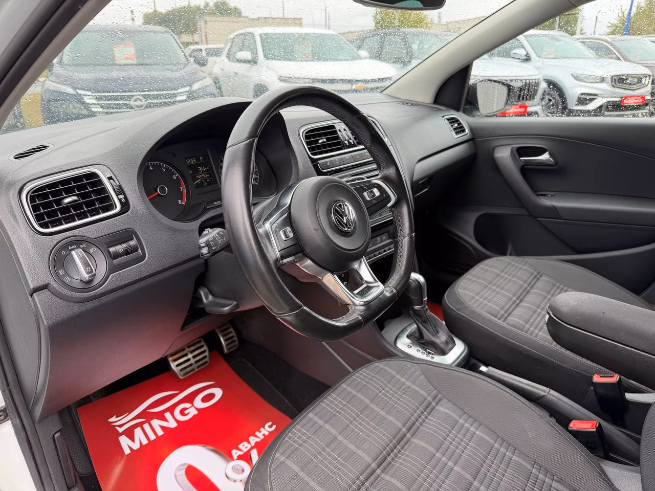 Volkswagen Polo Sedan фото 10