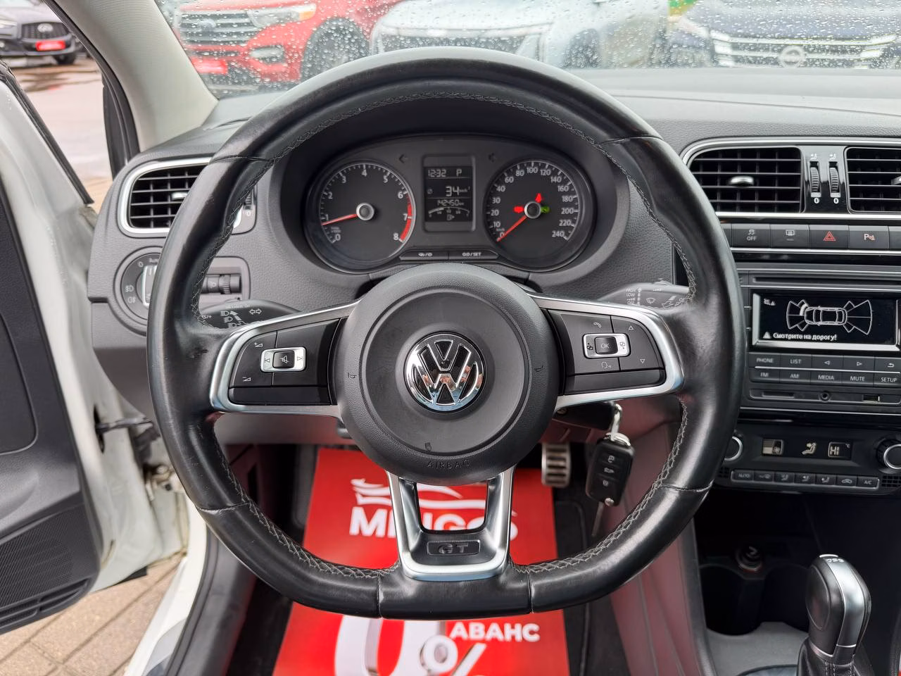 Volkswagen Polo Sedan фото 11