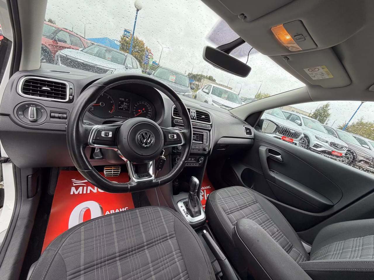 Volkswagen Polo Sedan фото 16