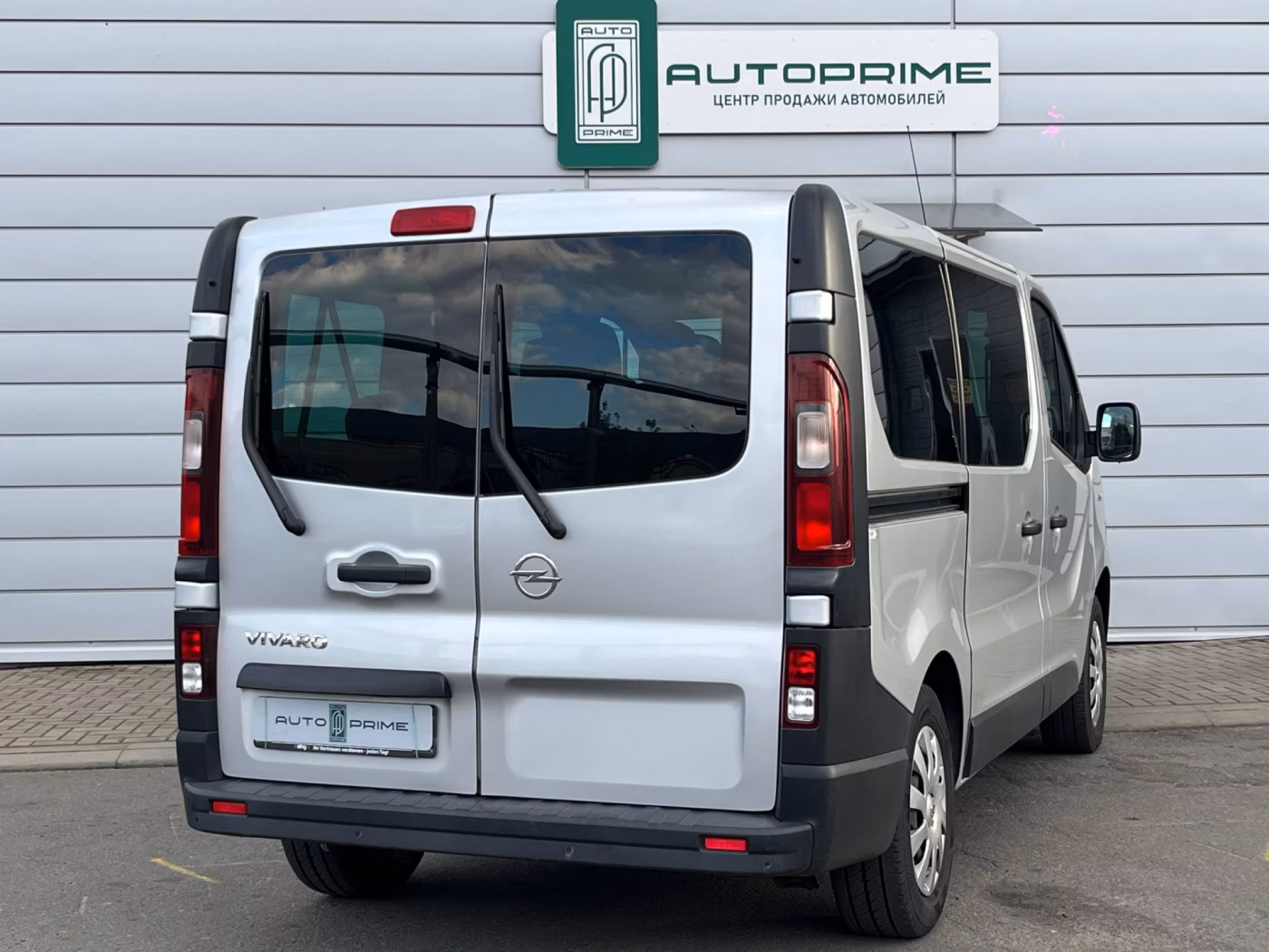 Opel Vivaro фото 5