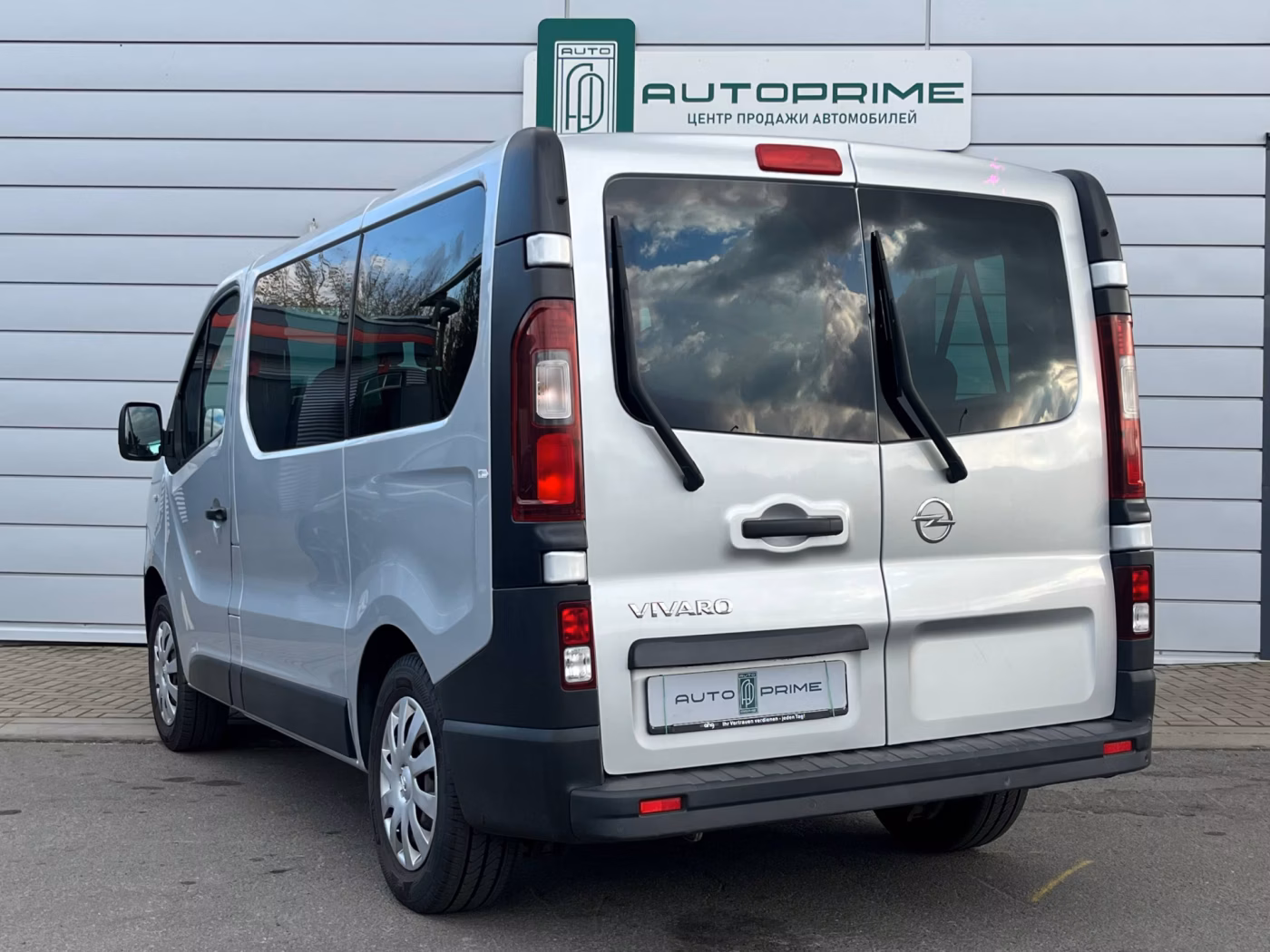 Opel Vivaro фото 6