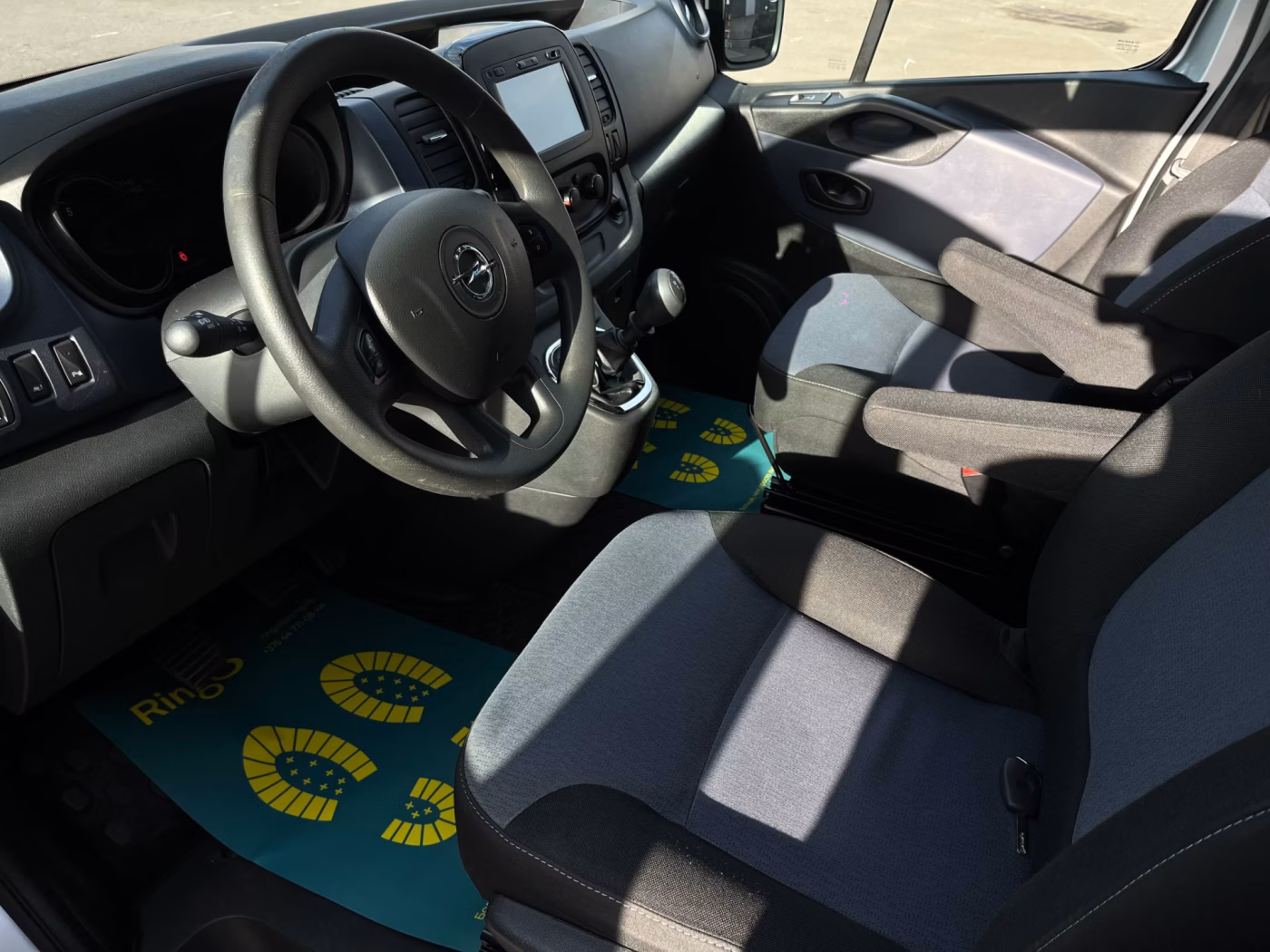 Opel Vivaro фото 10