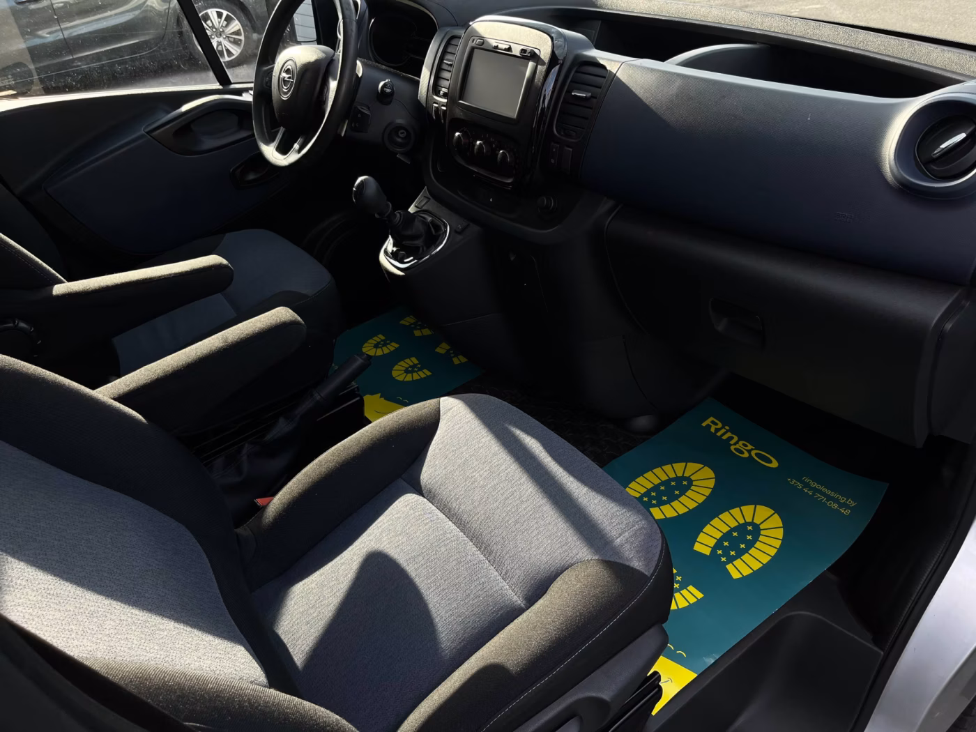 Opel Vivaro фото 20