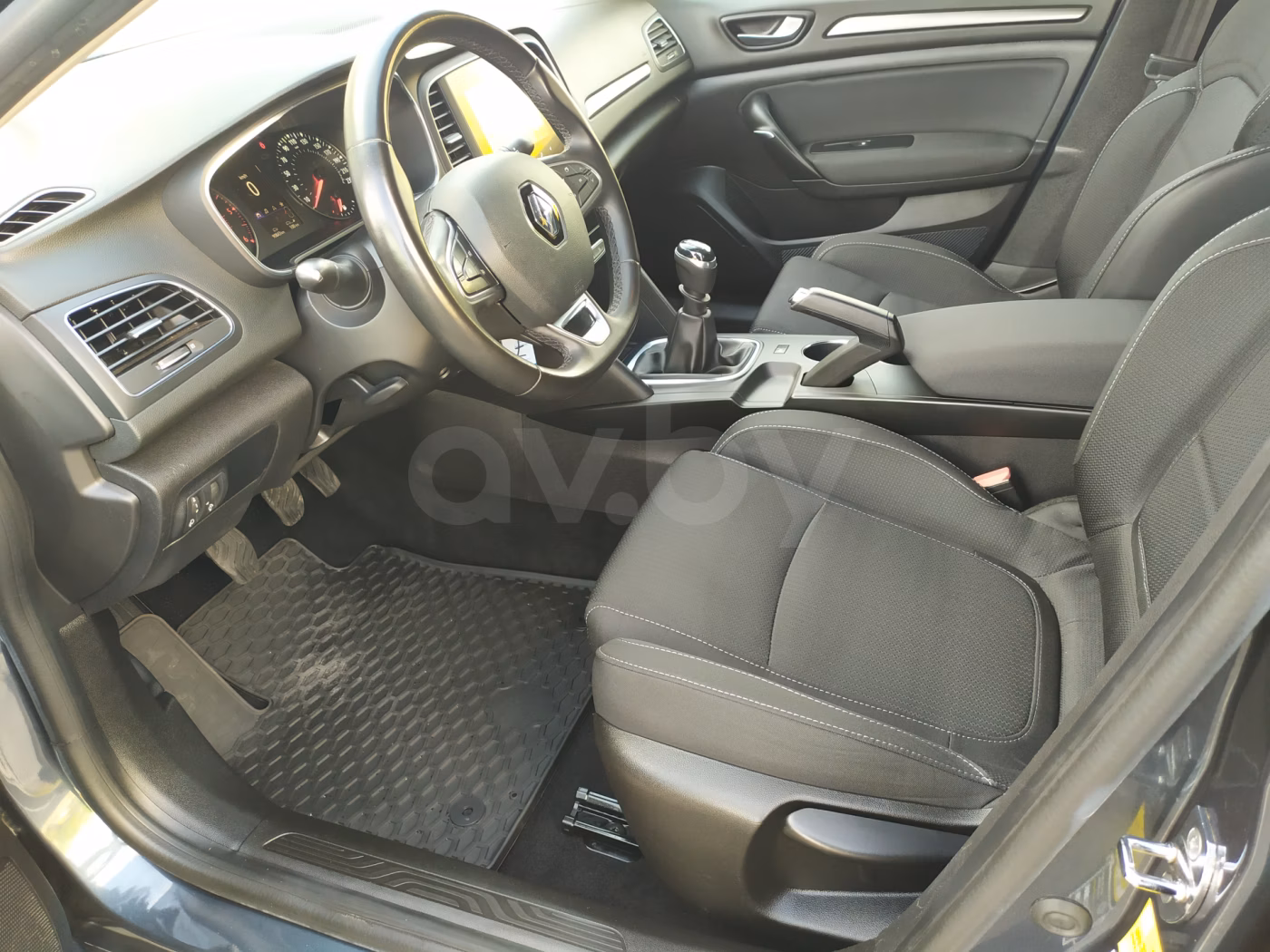 Renault Megane фото 11