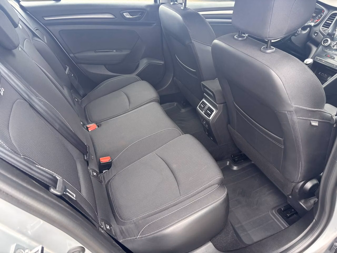 Renault Megane фото 12
