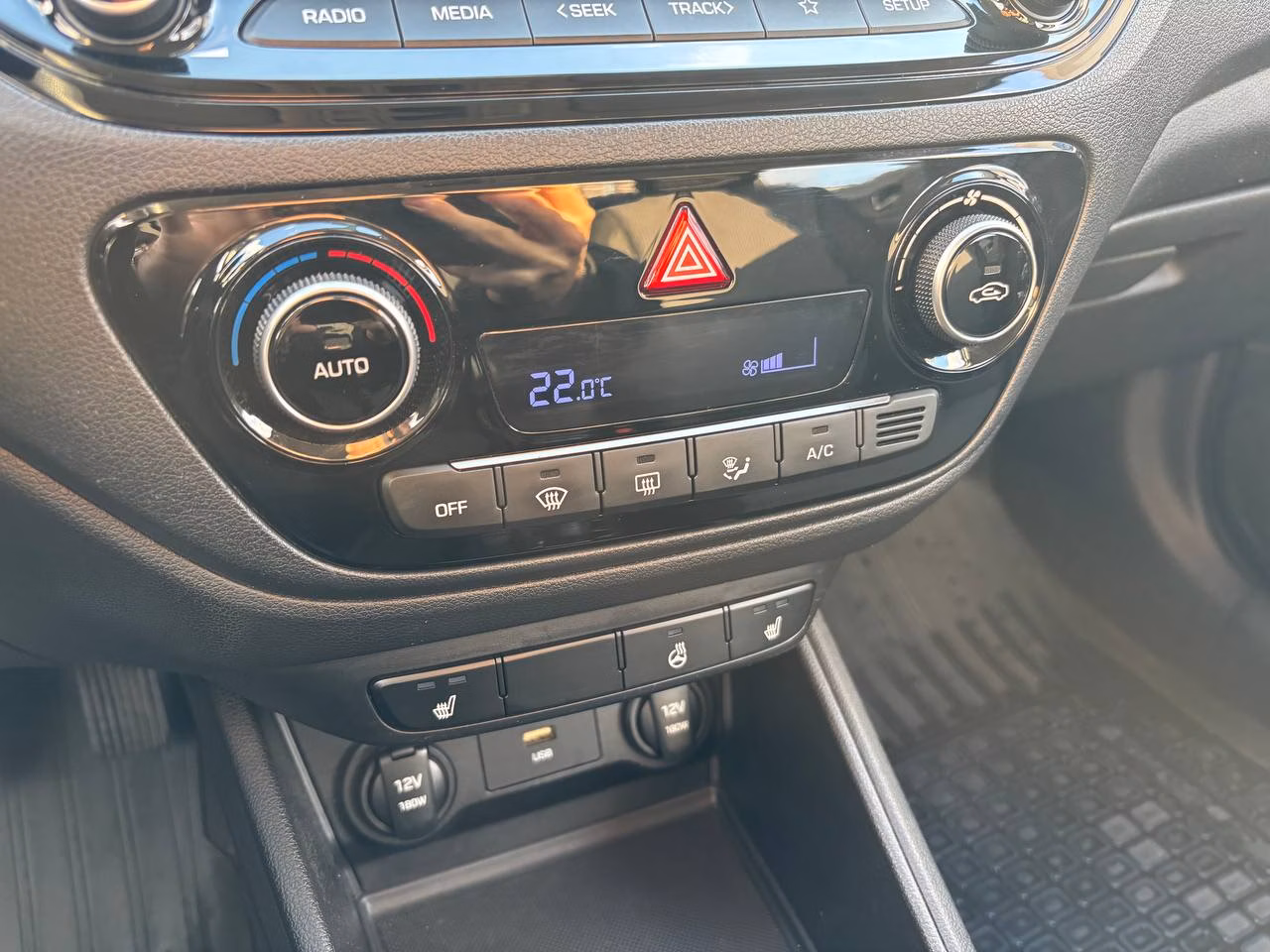 Hyundai Accent фото 13