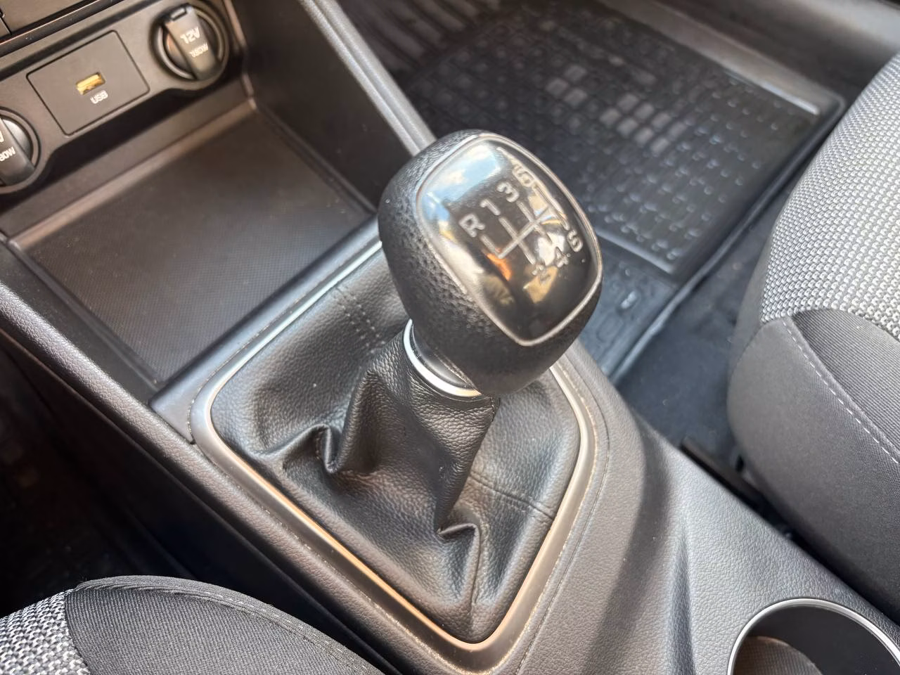 Hyundai Accent фото 14