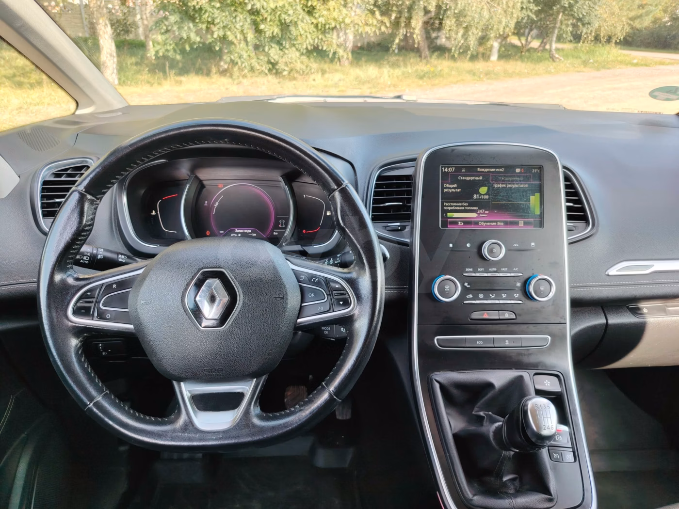 Renault Grand Scenic фото 9