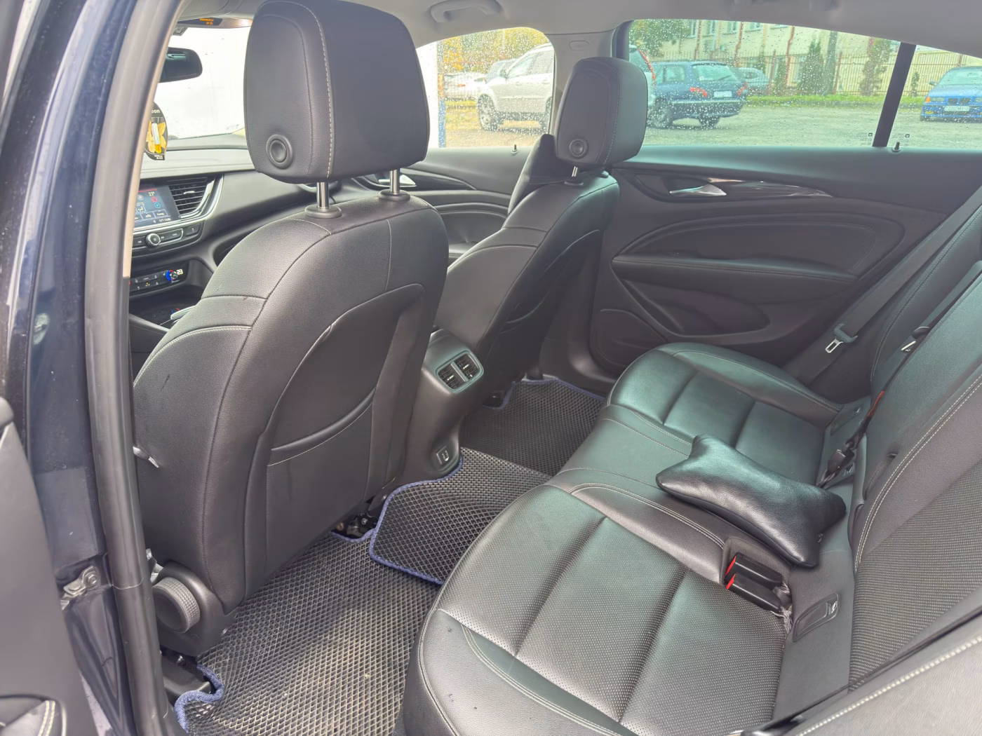 Opel Insignia фото 8