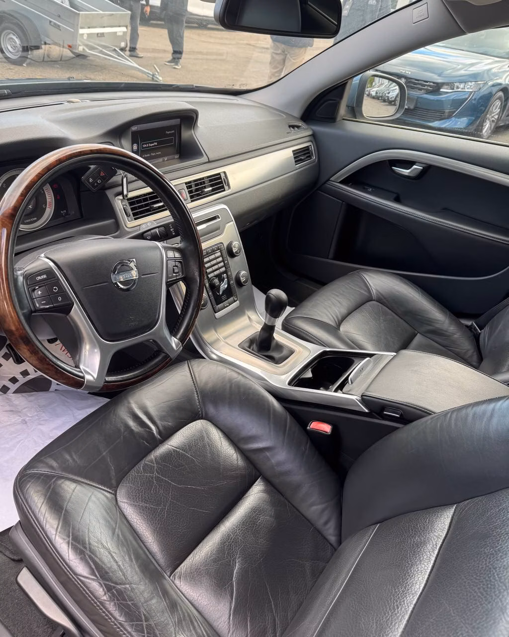 Volvo V70 фото 9