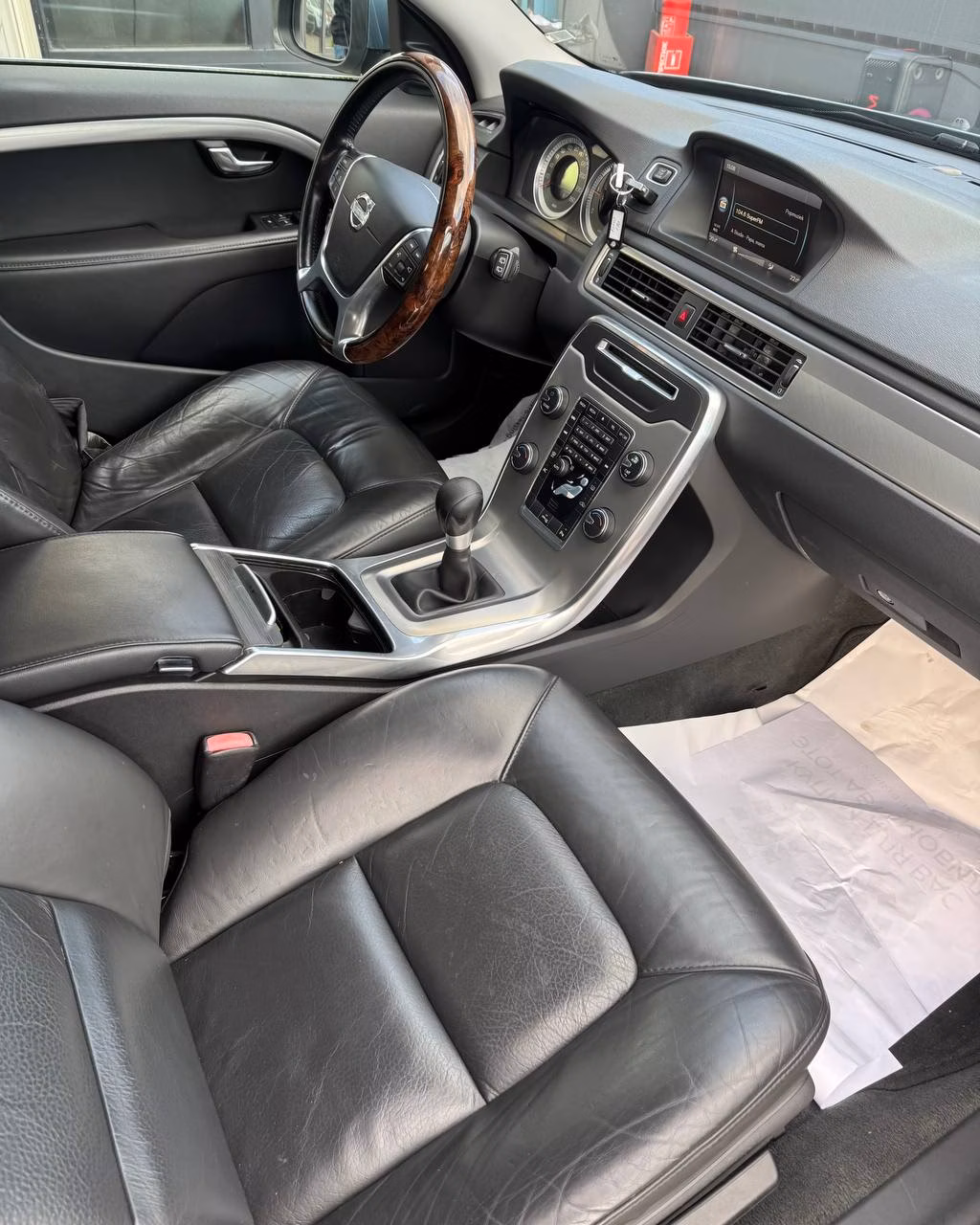 Volvo V70 фото 13